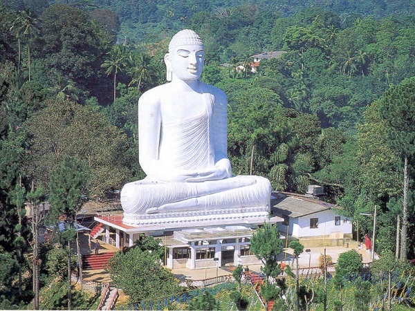 Bahirawakanda Buddha Statue